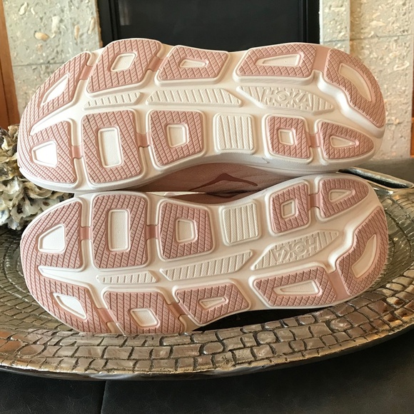 GOING FAST 🔥 HOKA BONDI 9 ROSE LATTE / ROSE CREAM - Picture 11 of 16